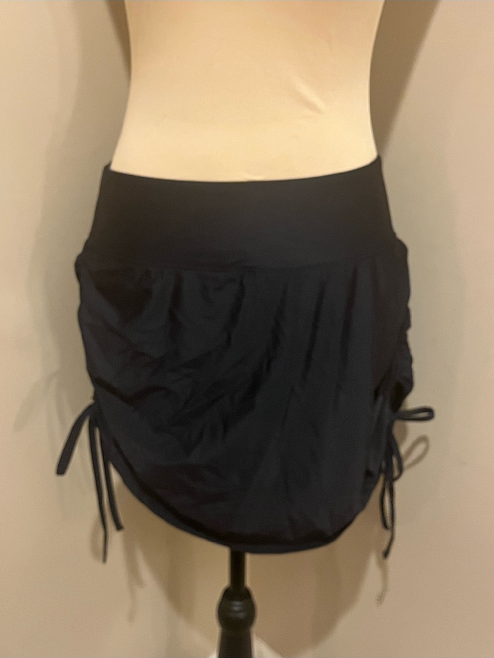 SANTINY Black Activewear Golf Skirt built in shorts, drawstring ruched sides, XL